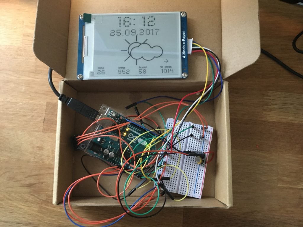 arduino-eink-display-341046522-1024x768 Comment obtenir librement des données météorologiques fiables et personnalisées ?